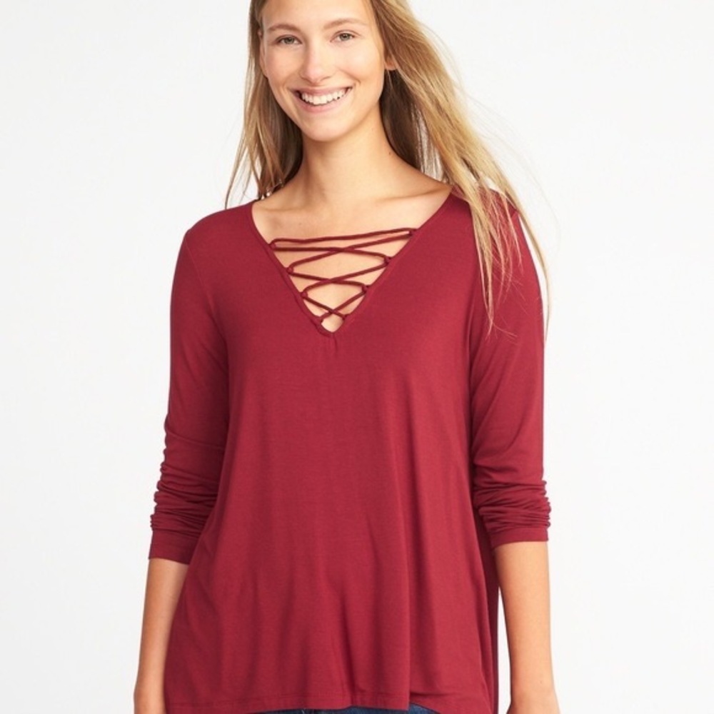 🔴 3/$15 🔴 
Old Navy lace up long sleeve shirt